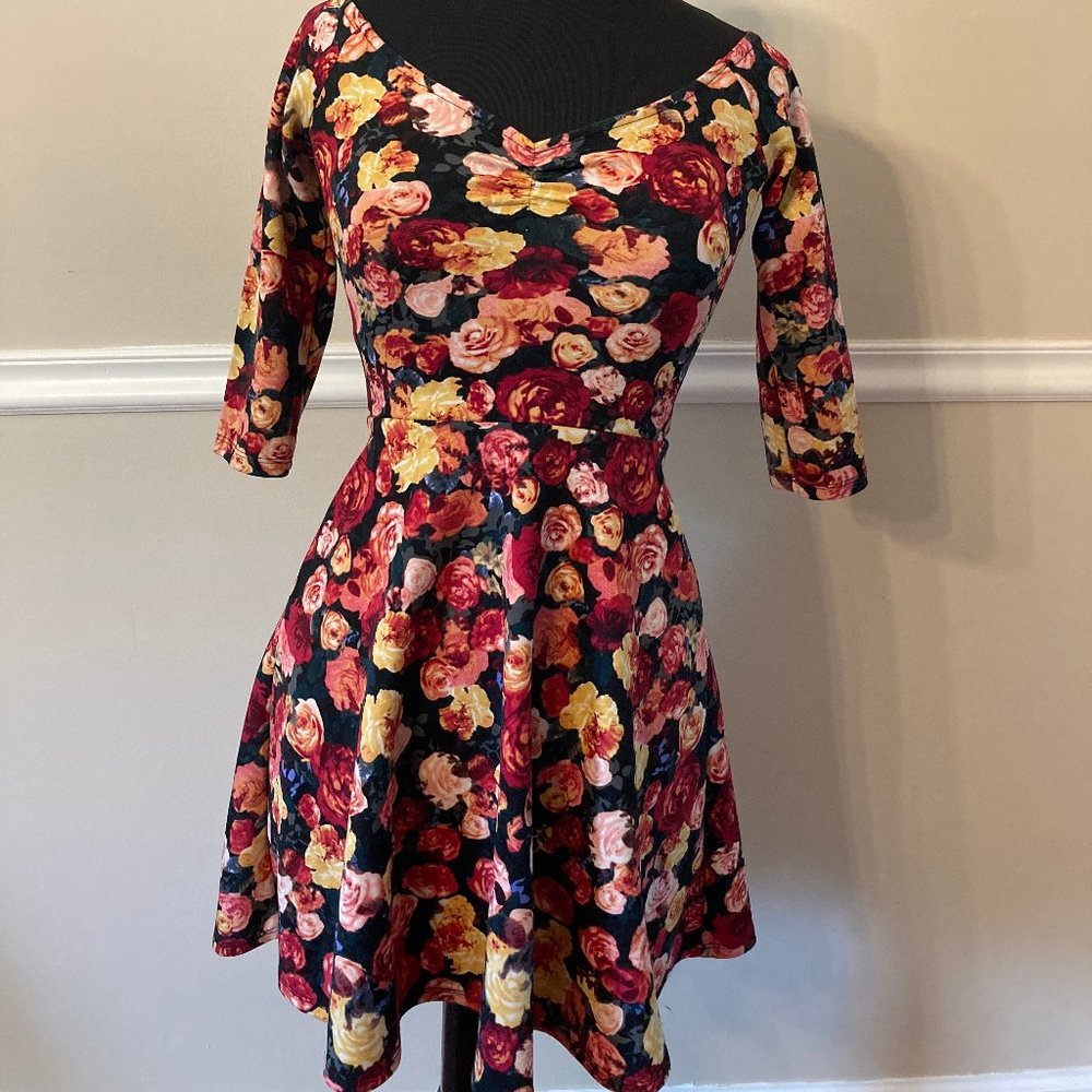 Forever 21 Floral Dress w/ ¾ Sleeves